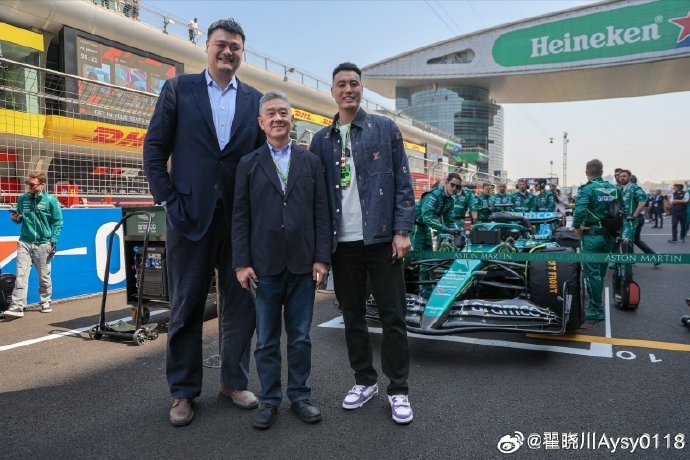  聯(lián)動F1！翟曉川曬與姚明、阿隆索、范志毅、周冠宇等的合照