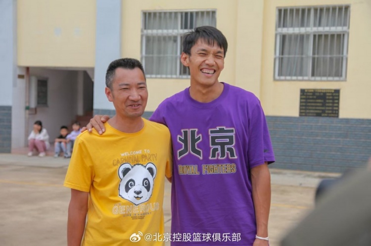  那一封信的故事還在延續(xù) 矣進(jìn)宏母校的師生們來(lái)到北京了！