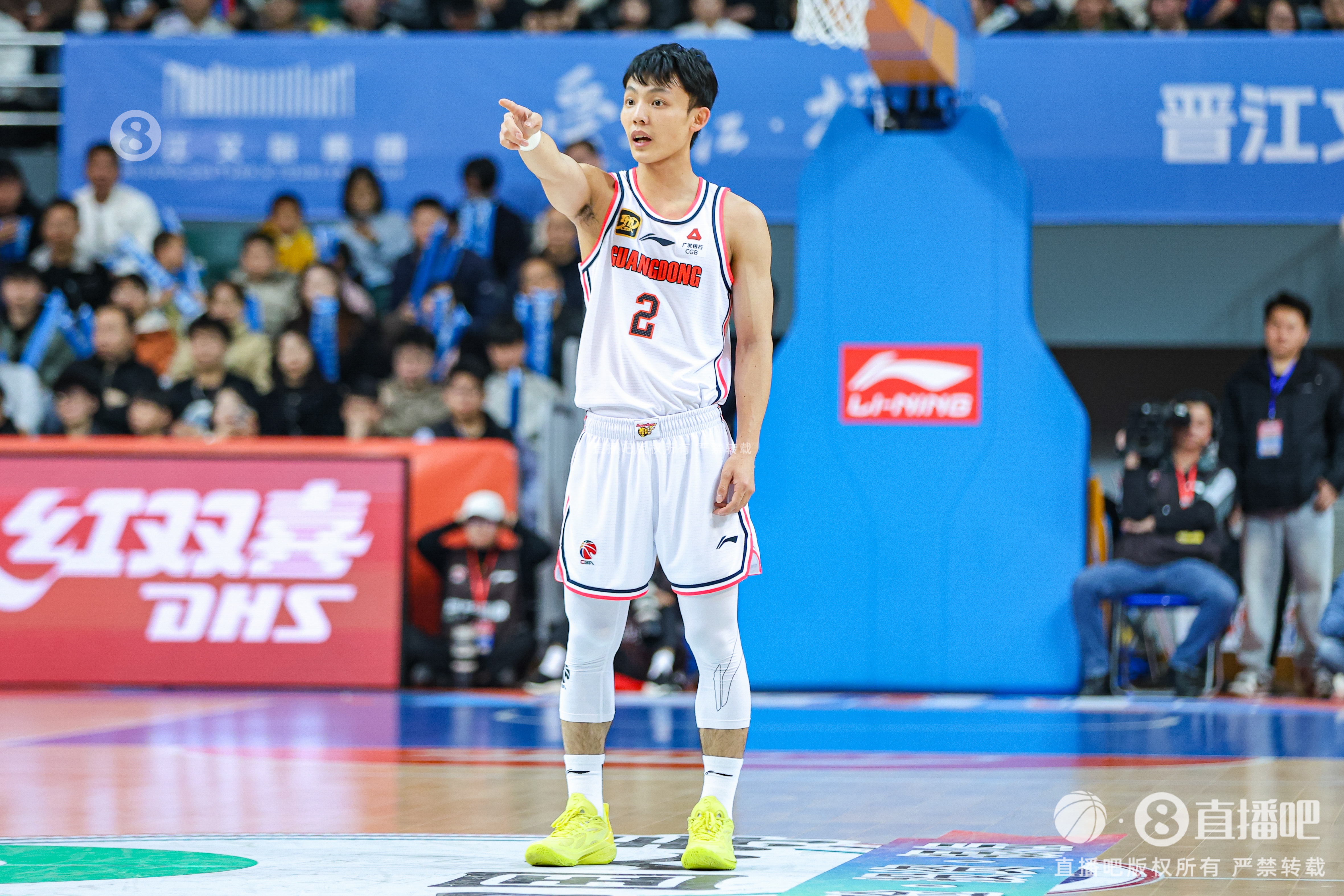 手熱！徐杰打滿首節(jié)5中4拿到10分2助 正負(fù)值+17